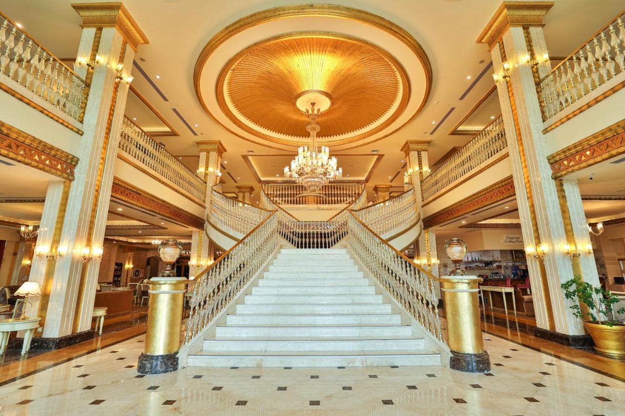 Crystal Palace Luxury & Complex Side