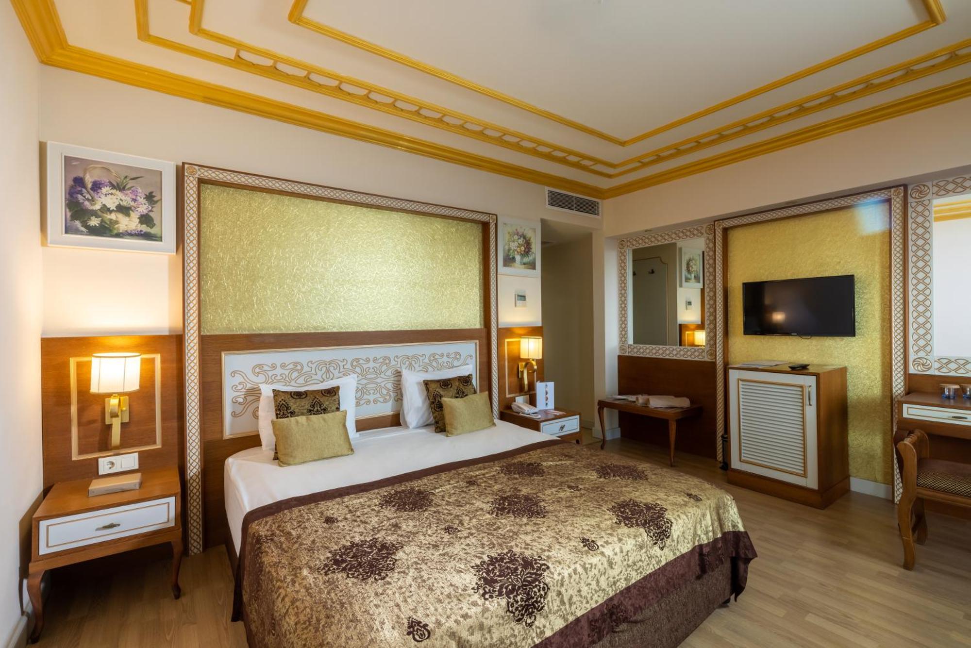 Crystal Palace Luxury & 5* Side