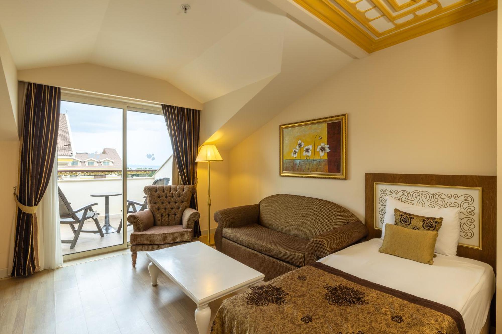 Crystal Palace Luxury &
