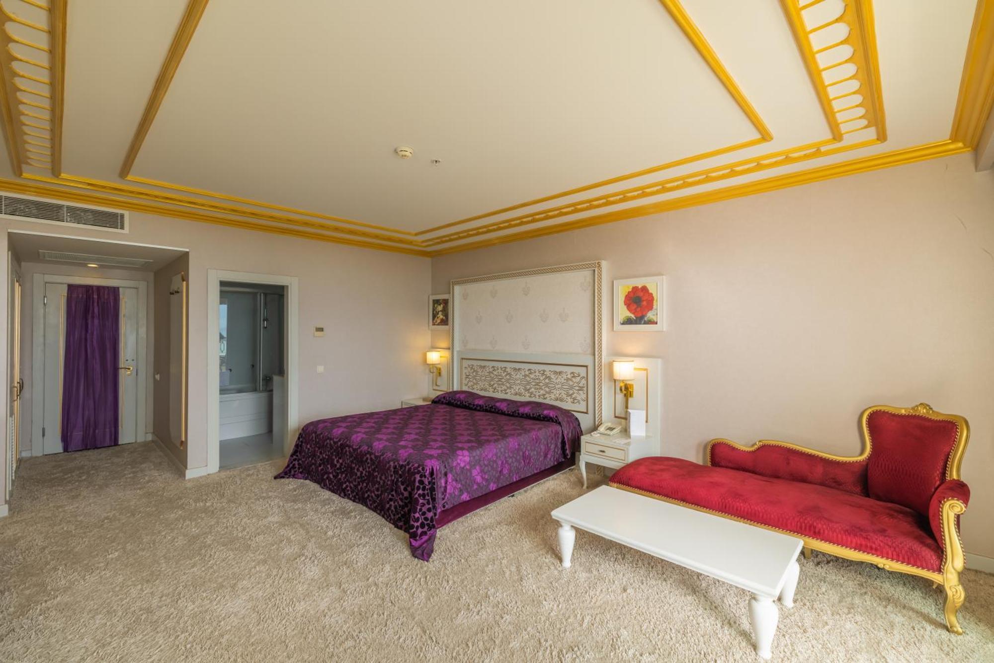 Crystal Palace Luxury &